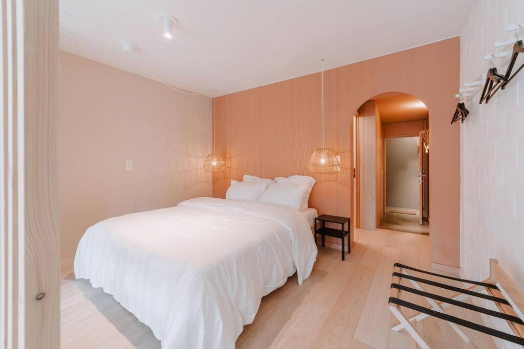Chimay : La Chambre Doree De La Grand Place Exterior foto